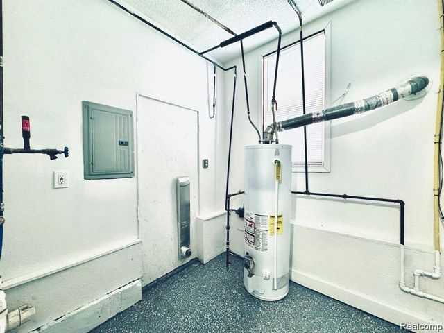 184 DICKINSON Street, Mt. Clemens, MI 48043