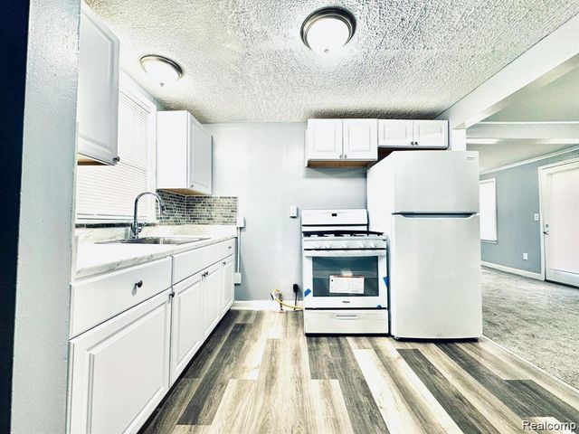 184 DICKINSON Street, Mt. Clemens, MI 48043