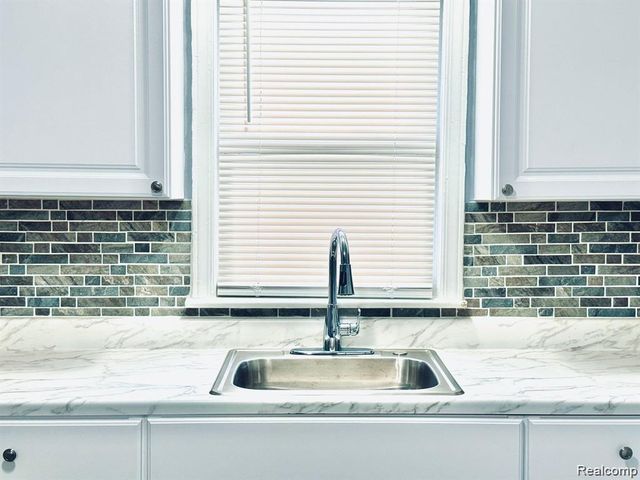 184 DICKINSON Street, Mt. Clemens, MI 48043