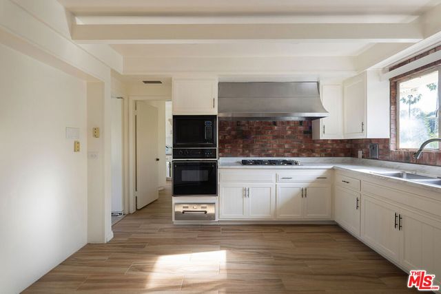 10985 Bellagio Road, Los Angeles, CA 90077