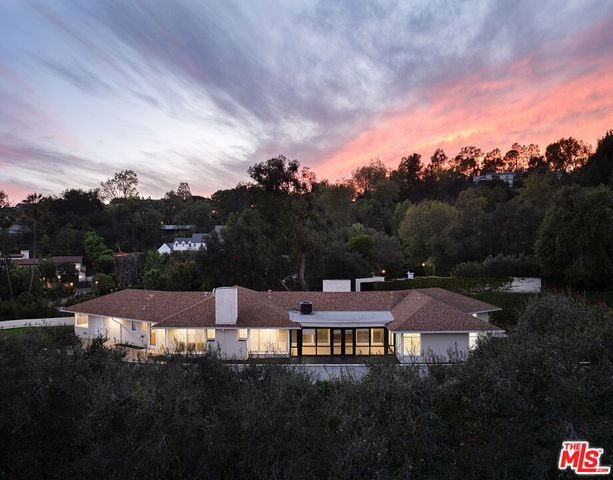 10985 Bellagio Road, Los Angeles, CA 90077