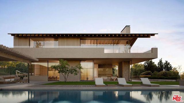 10985 Bellagio Road, Los Angeles, CA 90077