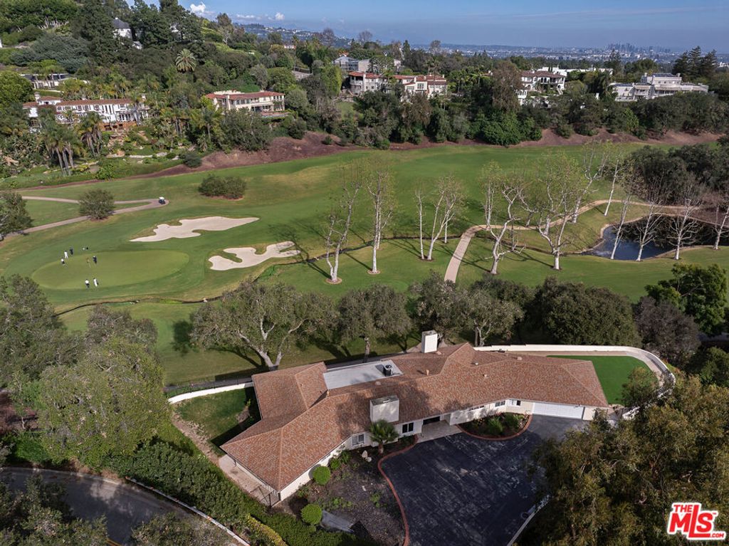 10985 Bellagio Road, Los Angeles, CA 90077