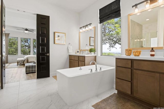 206 Navarro, Boerne, TX 78006