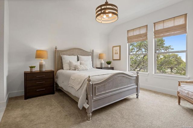 206 Navarro, Boerne, TX 78006