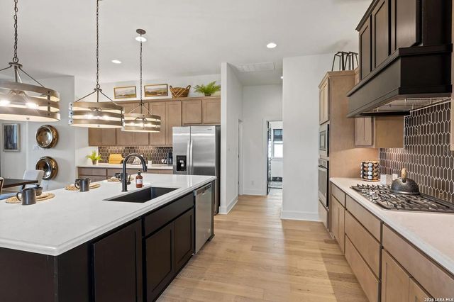 206 Navarro, Boerne, TX 78006