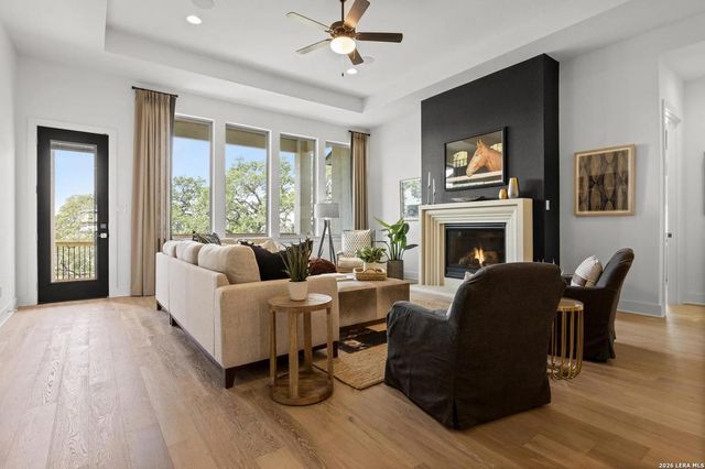 206 Navarro, Boerne, TX 78006