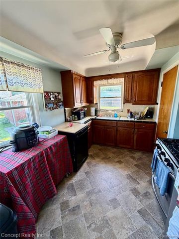 3645 Syckelmoore Street, Trenton, MI 48183