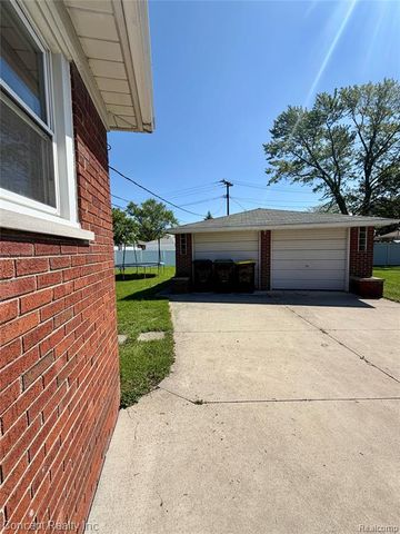 3645 Syckelmoore Street, Trenton, MI 48183