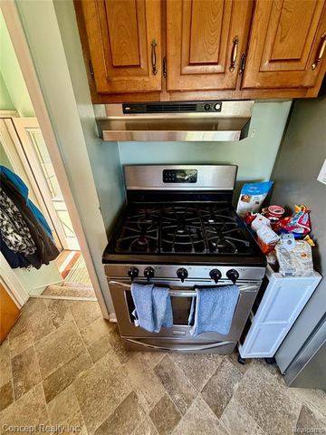 3645 Syckelmoore Street, Trenton, MI 48183