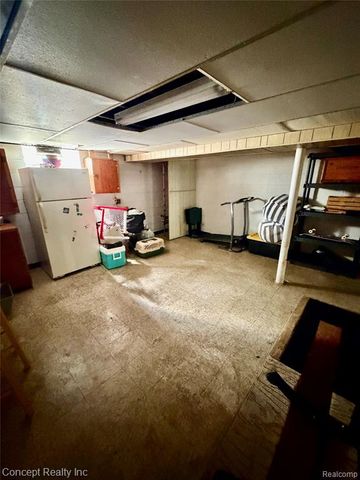 3645 Syckelmoore Street, Trenton, MI 48183