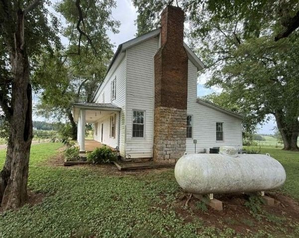 220 Collier Ln, Rock Island, TN 38581