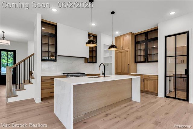 2444 Benjamin Avenue, Royal Oak, MI 48073