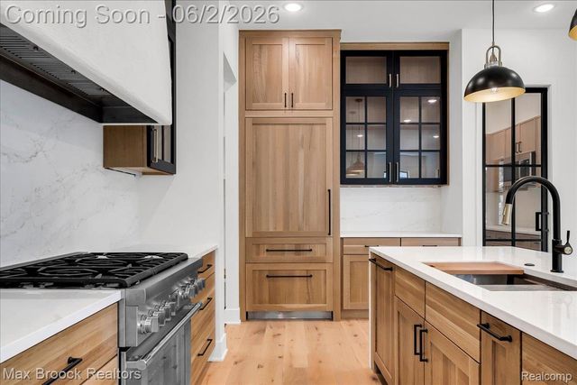 2444 Benjamin Avenue, Royal Oak, MI 48073