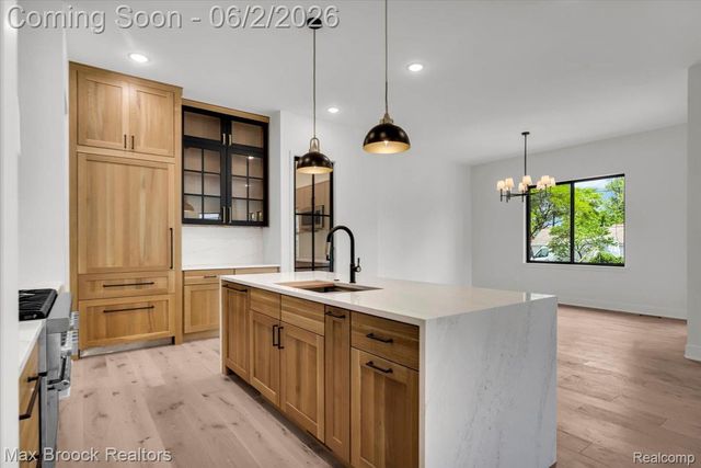 2444 Benjamin Avenue, Royal Oak, MI 48073