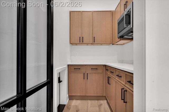 2444 Benjamin Avenue, Royal Oak, MI 48073