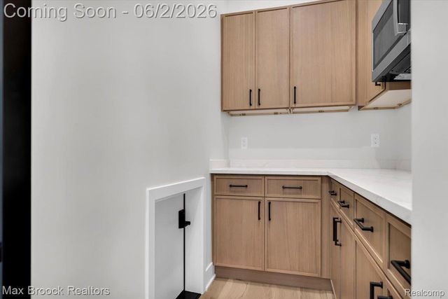 2444 Benjamin Avenue, Royal Oak, MI 48073