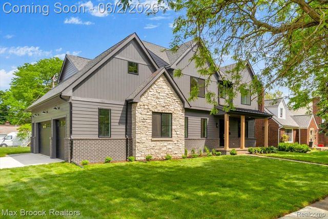2444 Benjamin Avenue, Royal Oak, MI 48073