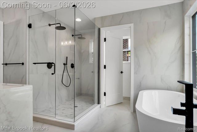 2444 Benjamin Avenue, Royal Oak, MI 48073