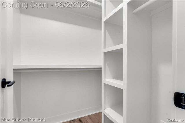 2444 Benjamin Avenue, Royal Oak, MI 48073