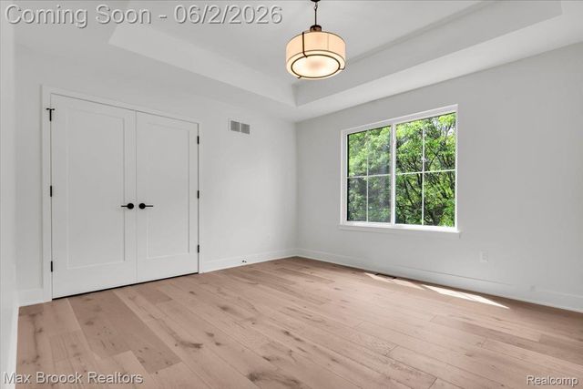 2444 Benjamin Avenue, Royal Oak, MI 48073