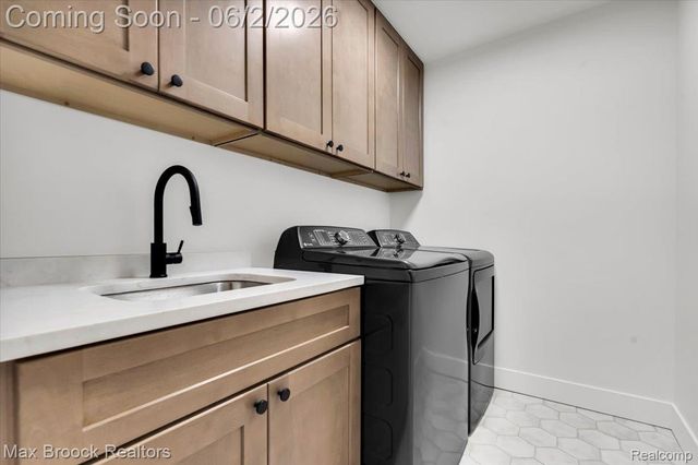2444 Benjamin Avenue, Royal Oak, MI 48073