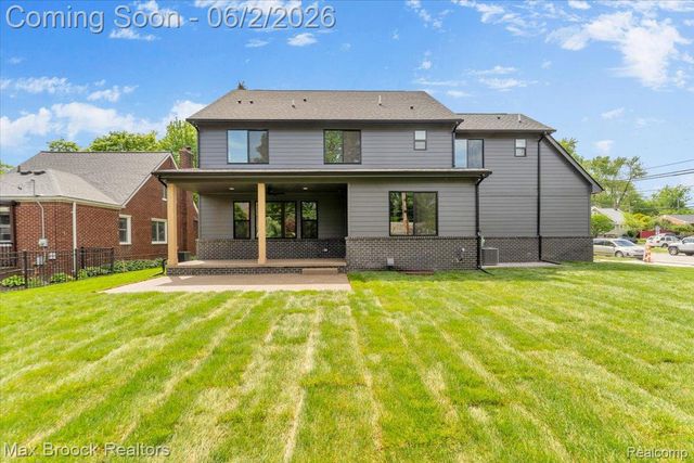 2444 Benjamin Avenue, Royal Oak, MI 48073