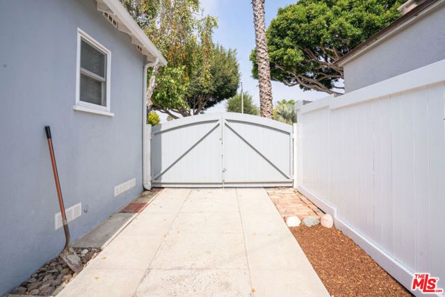 1212 Pine Street, Santa Monica, CA 90405