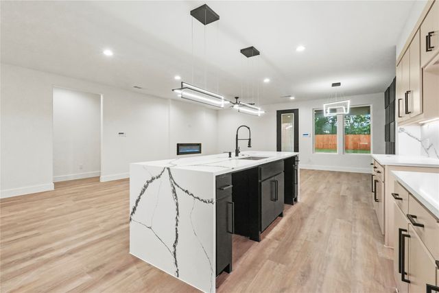 2626 Southland Street, Dallas, TX 75215