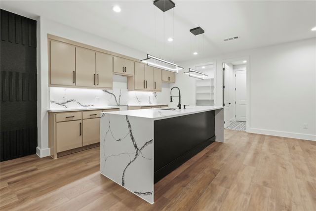 2626 Southland Street, Dallas, TX 75215