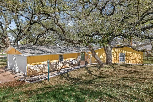 102 Cove LN, Sunrise Beach, TX 78643