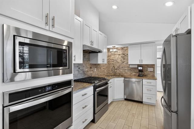 102 Cove LN, Sunrise Beach, TX 78643