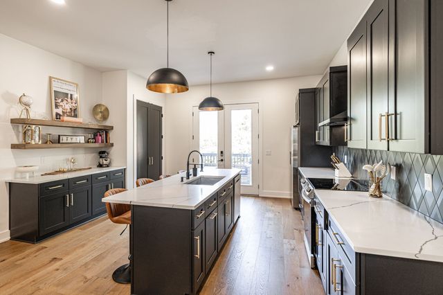 2109A Courtney Ave, Nashville, TN 37218