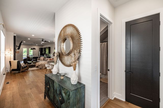 2109A Courtney Ave, Nashville, TN 37218