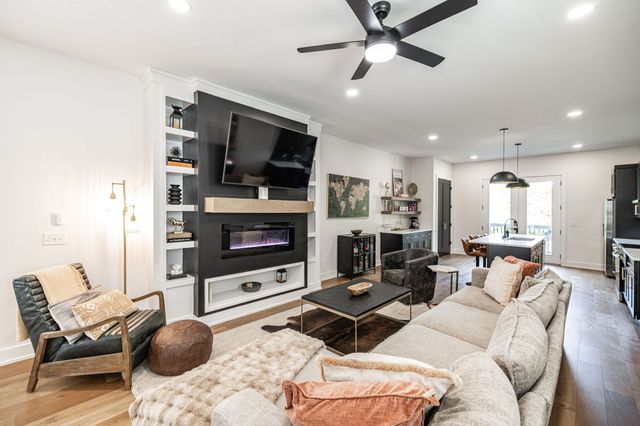2109A Courtney Ave, Nashville, TN 37218