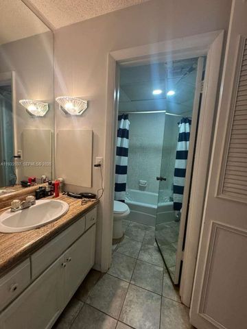 3670 Inverrary Dr 3S, Lauderhill, FL 33319