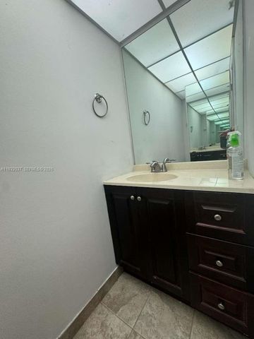 3670 Inverrary Dr 3S, Lauderhill, FL 33319