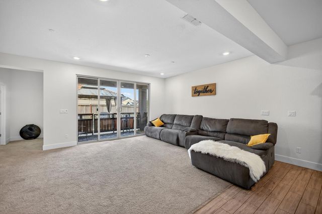 12857 Montbrook Way, Rancho Cordova, CA 95742