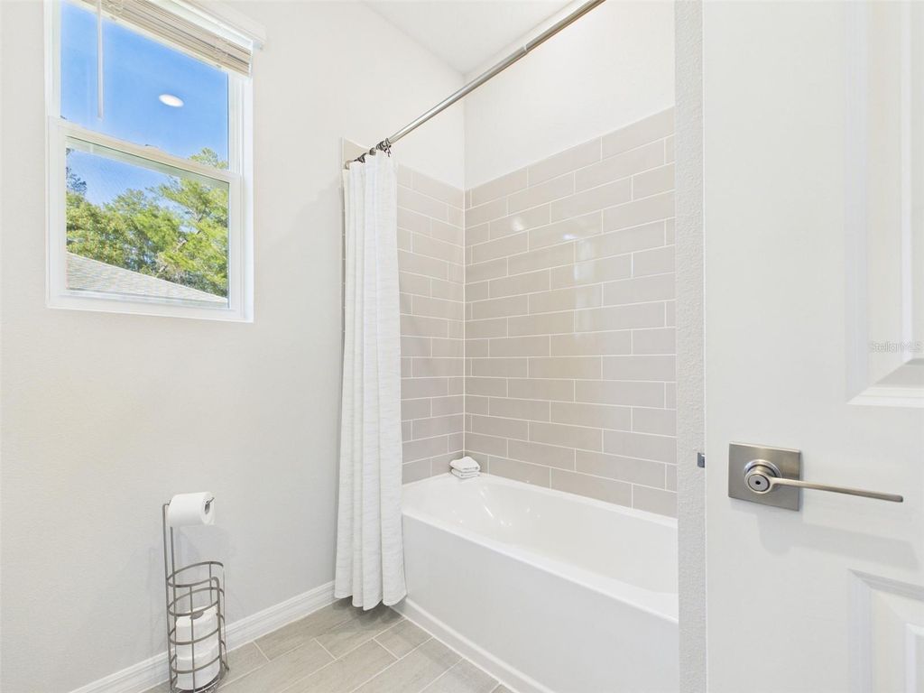 Image 32 of property listing at 7110 SW 133RD LANE, Ocala, FL 34473