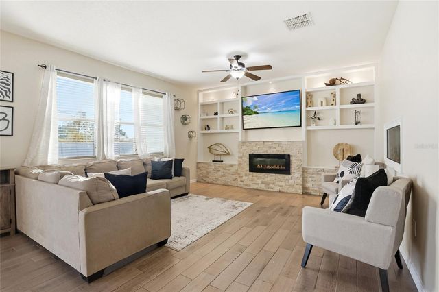 4493 SURREY SPRING WAY, St Cloud, FL 34772