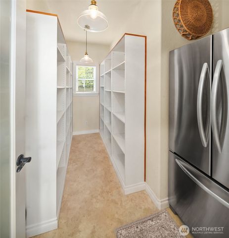 25764 Gold Beach Drive SW, Vashon, WA 98070