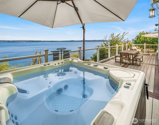 25764 Gold Beach Drive SW, Vashon, WA 98070