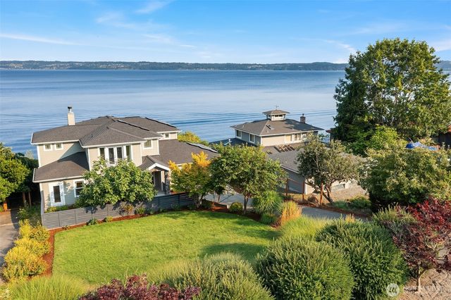 25764 Gold Beach Drive SW, Vashon, WA 98070