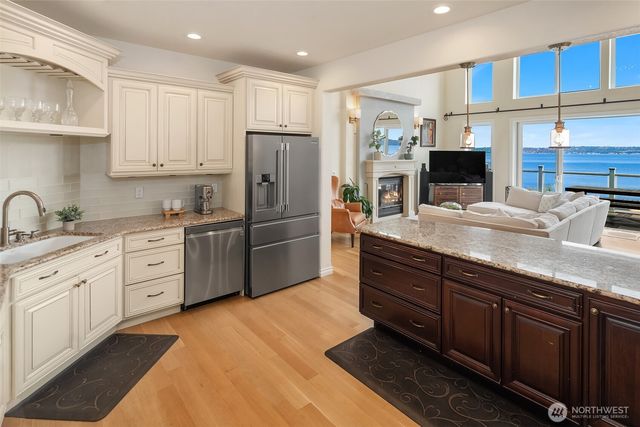 25764 Gold Beach Drive SW, Vashon, WA 98070