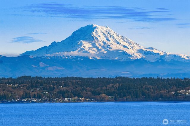 25764 Gold Beach Drive SW, Vashon, WA 98070