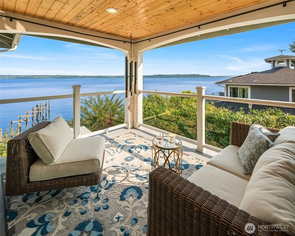 25764 Gold Beach Drive SW, Vashon, WA 98070