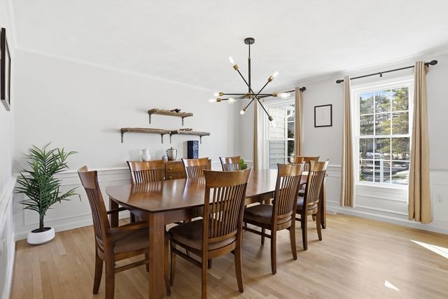 23 Belknap Dr, Andover, MA 01810