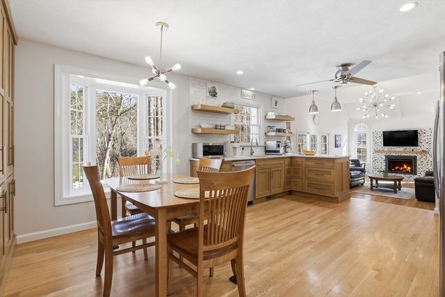 23 Belknap Dr, Andover, MA 01810