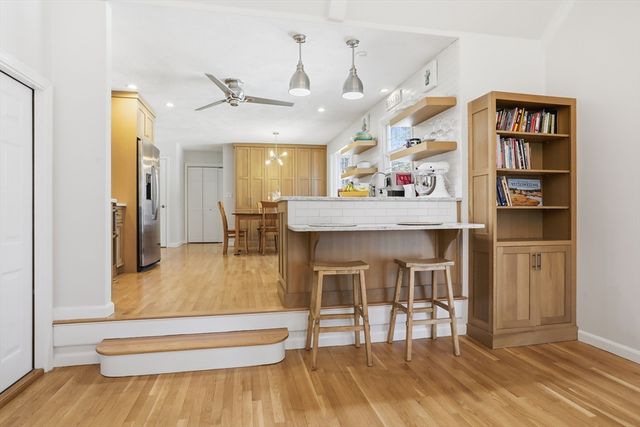 23 Belknap Dr, Andover, MA 01810