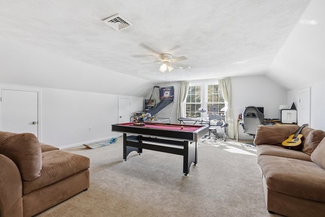 23 Belknap Dr, Andover, MA 01810